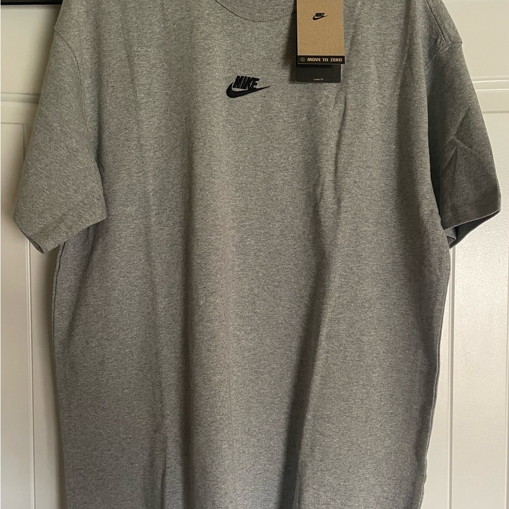 Nike Men's Gray T-Shirt